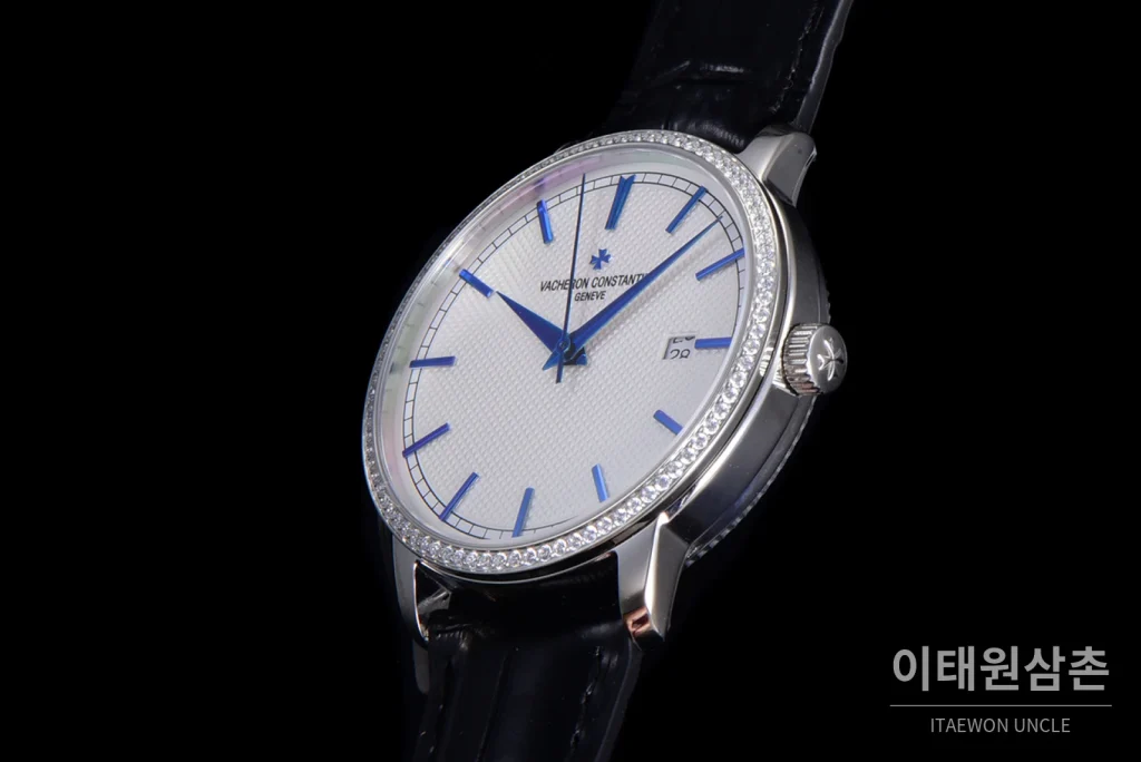 바쉐론콘스탄틴 트래디셔널 스틸 실버다이얼 오토매틱 40mm 블랙 가죽 스트랩 실버 베젤 (2)