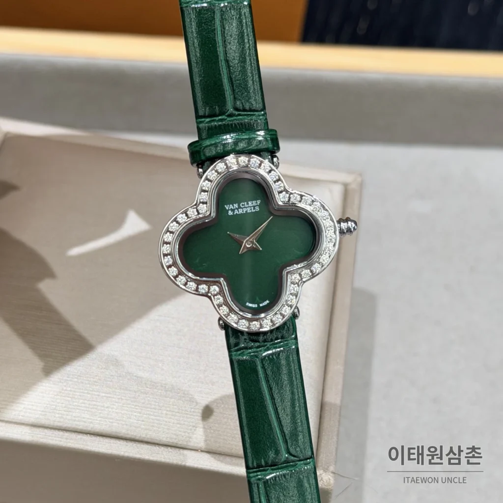 반클리프아펠 알함브라 쿼츠 30mm (2)