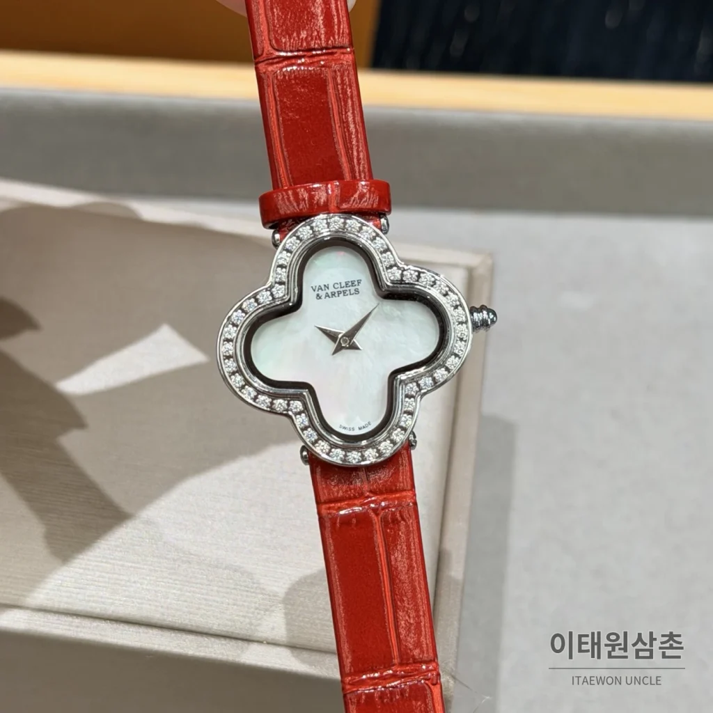 반클리프아펠 알함브라 쿼츠 30mm (2)