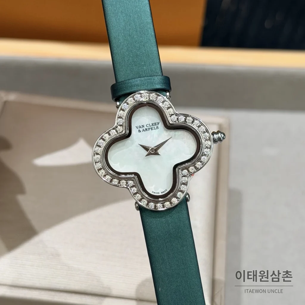 반클리프아펠 알함브라 쿼츠 30mm