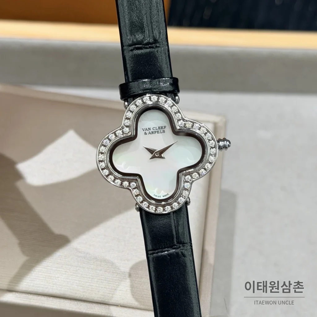 반클리프아펠 알함브라 쿼츠 30mm (2)