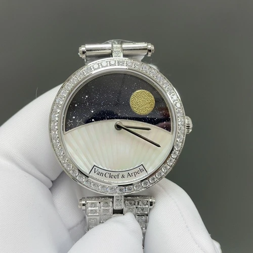 반클리프아펠 아펠 포에틱 컴플리케이션 다이아몬드 베젤 기계식 워치 38mm 골드 반클리프아펠 아펠 포에틱 컴플리케이션 다이아몬드 베젤 기계식 워치 38mm 골드