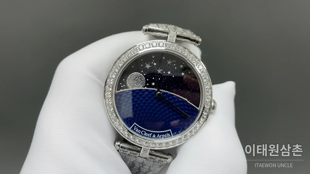 반클리프아펠 아펠 포에틱 컴플리케이션 다이아몬드 베젤 기계식 워치 38mm 골드 (2)