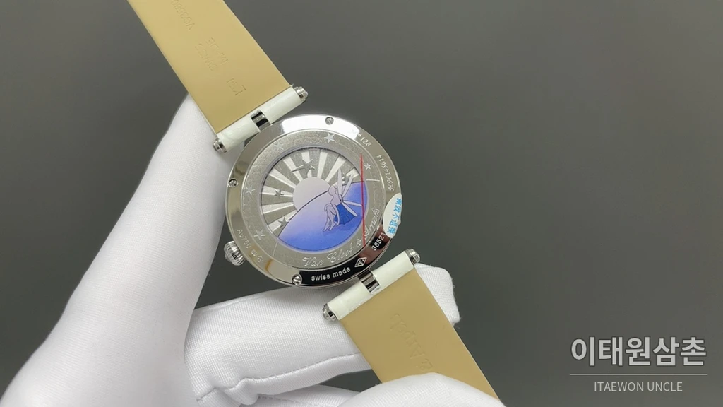 반클리프아펠 아펠 포에틱 컴플리케이션 여성 기계식 워치 38mm 블루 다이얼 화이트 러버 스트랩