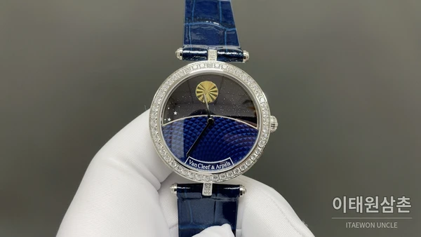 반클리프아펠 아펠 포에틱 컴플리케이션 여성 기계식 워치 38mm 블루 다이얼 네이비 가죽 스트랩