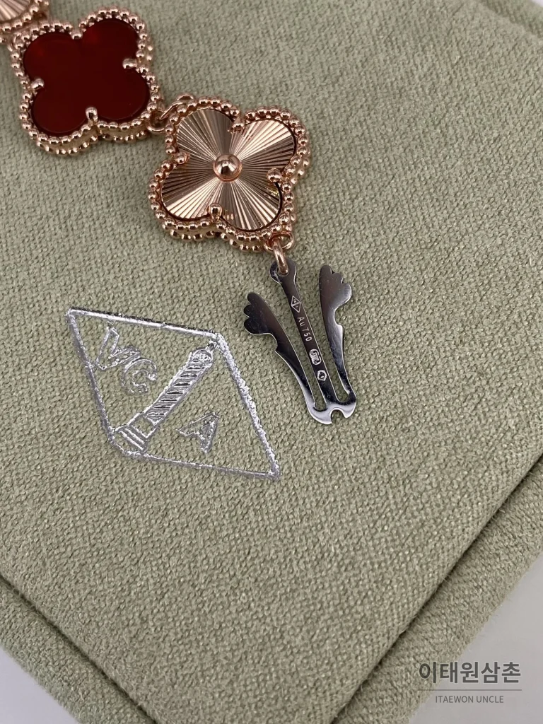 반클리프아펠 스위트 알함브라 쿼츠 22.4mm