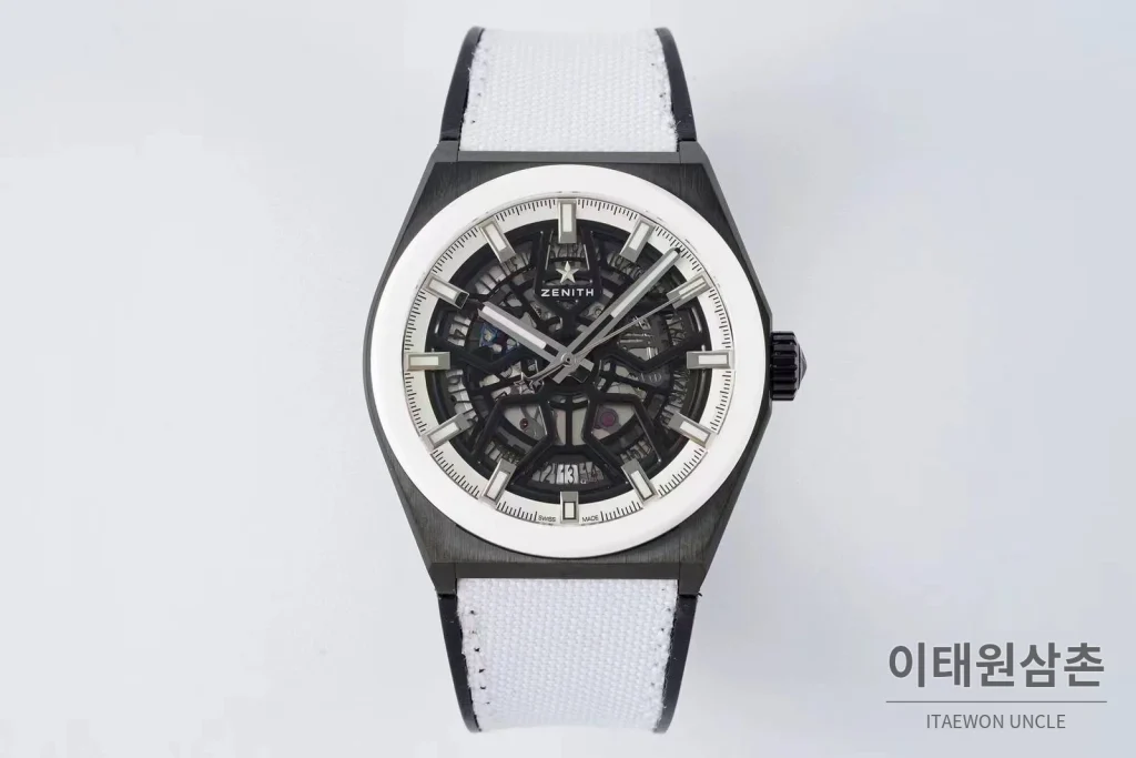 제니스 디파이 스켈레톤 스틸 스타다이얼 오토매틱 41mm 화이트 나일론 스트랩 화이트 베젤