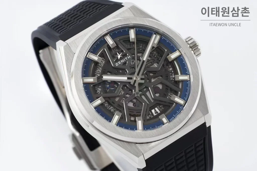 제니스 디파이 스켈레톤 스틸 스타다이얼 오토매틱 41mm 블랙 러버 스트랩