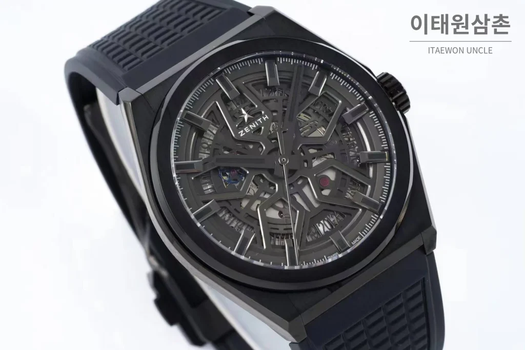 제니스 디파이 스켈레톤 스틸 스타다이얼 오토매틱 41mm 블랙 러버 스트랩 블랙 베젤