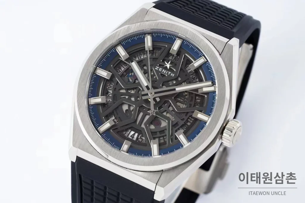 제니스 디파이 스켈레톤 스틸 스타다이얼 오토매틱 41mm 블랙 러버 스트랩