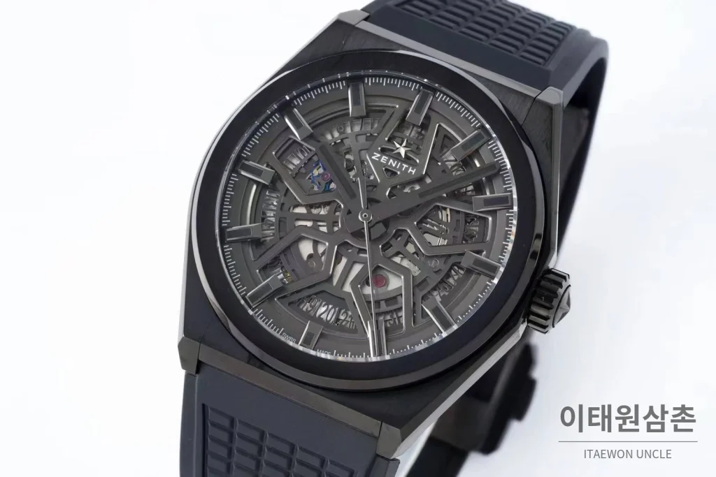 제니스 디파이 스켈레톤 스틸 스타다이얼 오토매틱 41mm 블랙 러버 스트랩 블랙 베젤