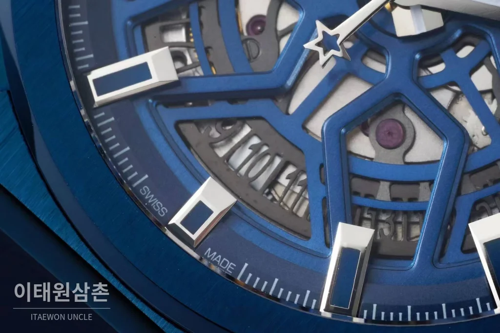 제니스 디파이 스켈레톤 스틸 스타다이얼 오토매틱 41mm 블루 러버 스트랩