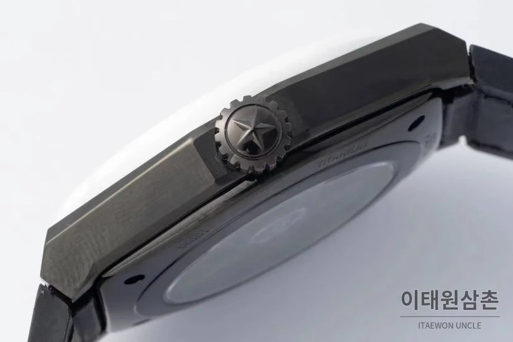제니스 디파이 스켈레톤 스틸 스타다이얼 오토매틱 41mm 화이트 나일론 스트랩 화이트 베젤
