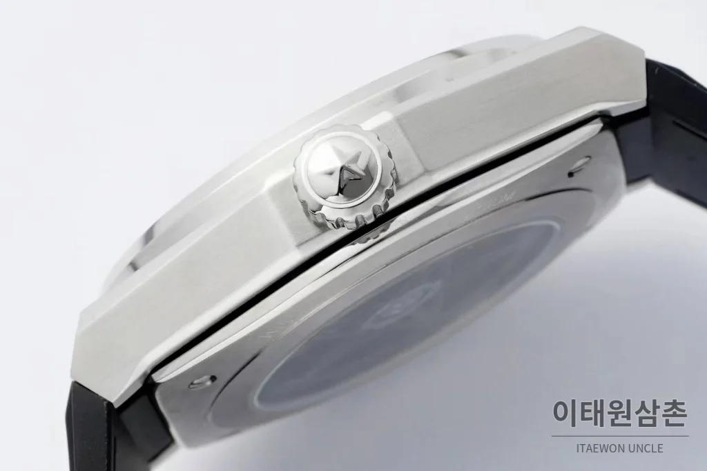 제니스 디파이 스켈레톤 스틸 스타다이얼 오토매틱 41mm 블랙 러버 스트랩