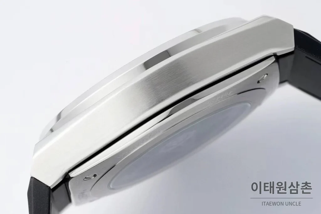 제니스 디파이 스켈레톤 스틸 스타다이얼 오토매틱 41mm 블랙 러버 스트랩