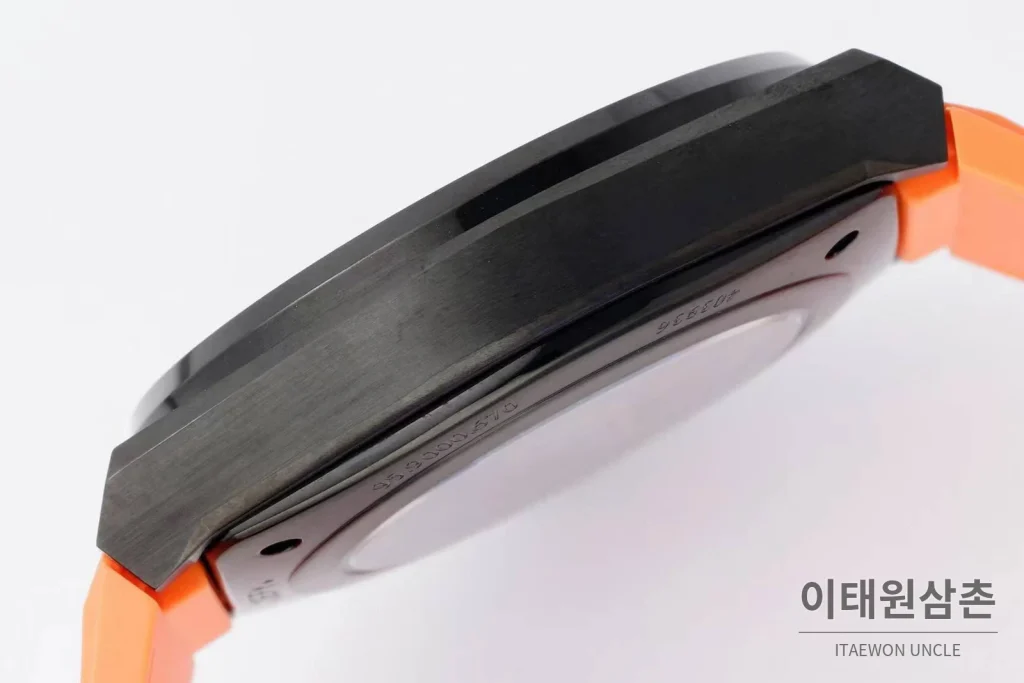 제니스 디파이 스켈레톤 스틸 스타다이얼 오토매틱 41mm 오렌지 러버 스트랩 블랙 베젤