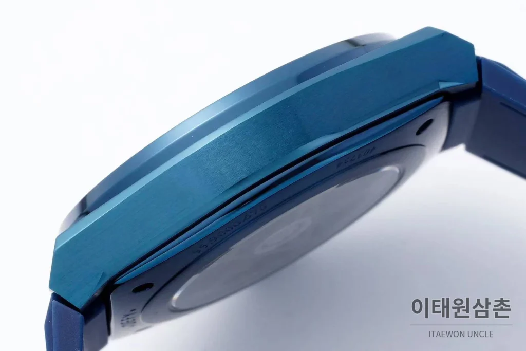 제니스 디파이 스켈레톤 스틸 스타다이얼 오토매틱 41mm 블루 러버 스트랩