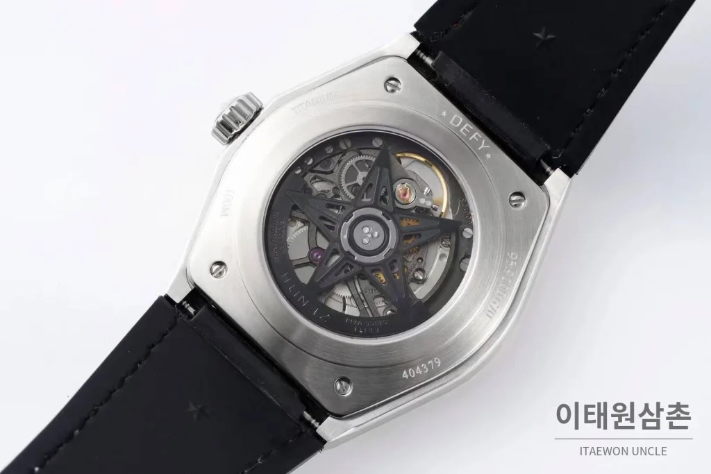 제니스 디파이 스켈레톤 스틸 스타다이얼 오토매틱 41mm 네이비 가죽 스트랩