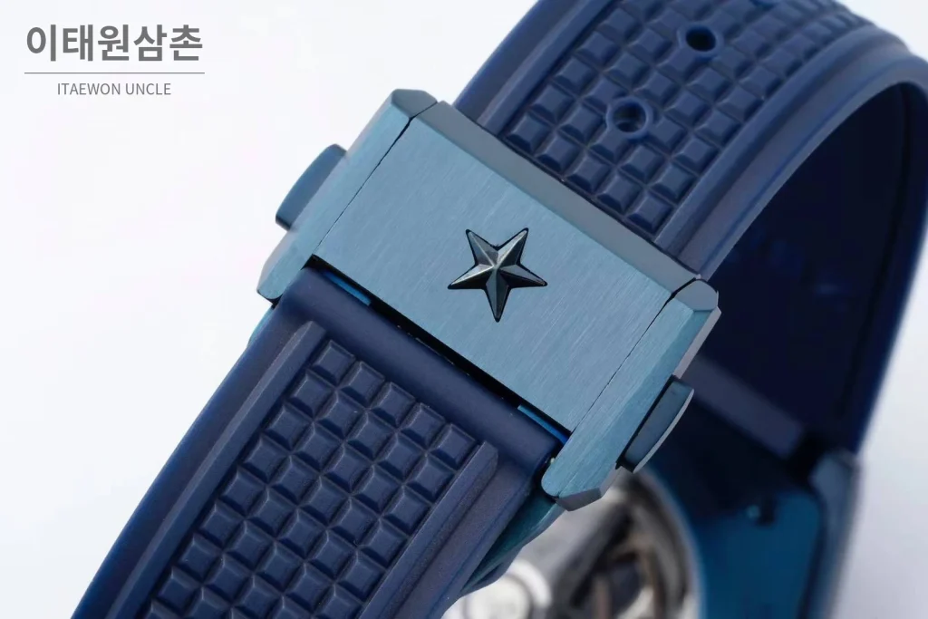 제니스 디파이 스켈레톤 스틸 스타다이얼 오토매틱 41mm 블루 러버 스트랩 블루 베젤