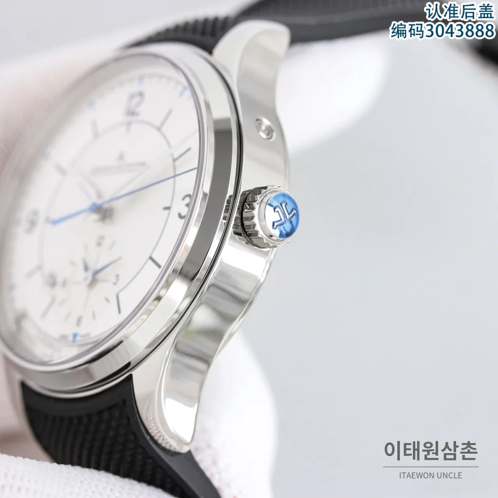 제니스 마스터 오토매틱 42mm 네이비 다이얼 블루 러버 스트랩 (2)