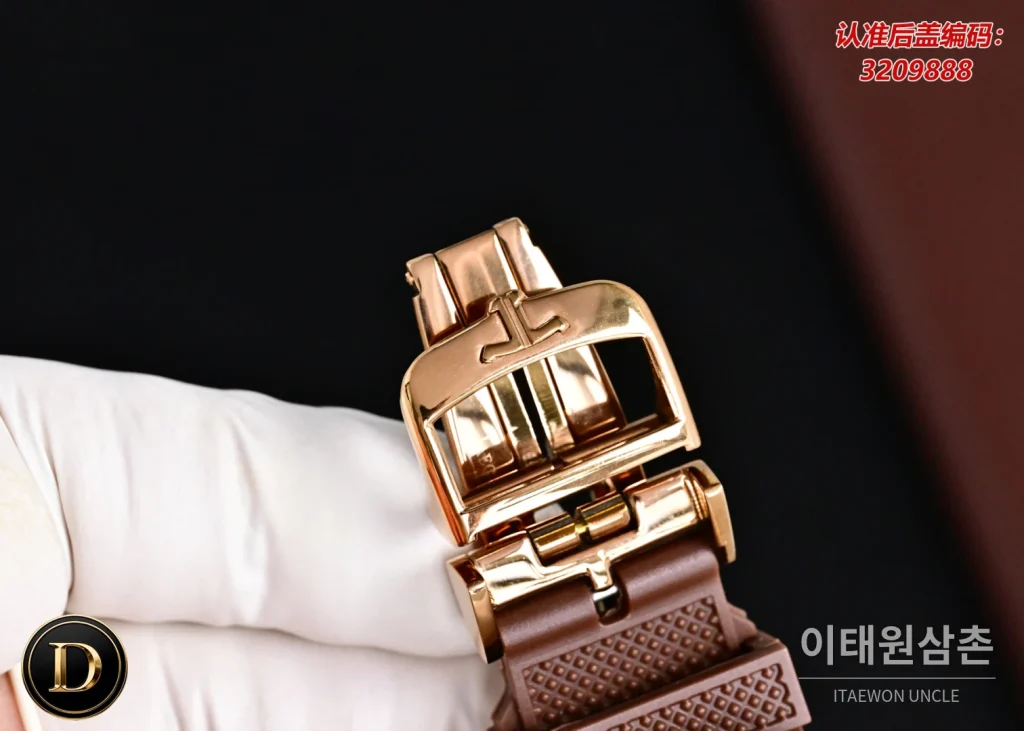 제니스 마스터 오토매틱 42mm 화이트 다이얼 브라운 러버 스트랩 로즈골드 베젤