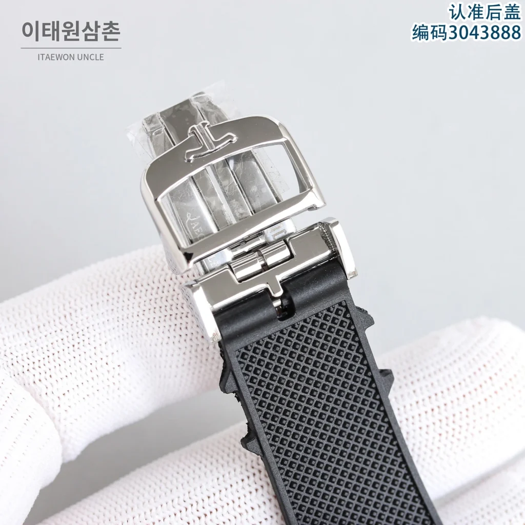 제니스 마스터 오토매틱 42mm 네이비 다이얼 블루 러버 스트랩 (2)