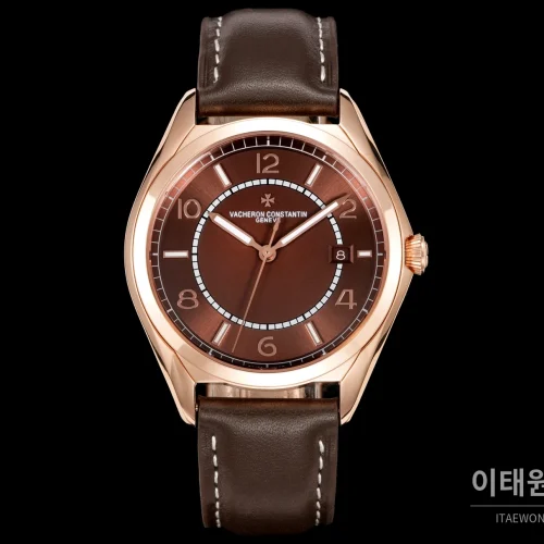 제니스 오버시즈 오토매틱 40mm