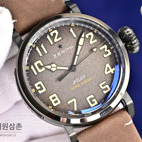 제니스 파일럿 오토매틱 45mm 그레이 다이얼