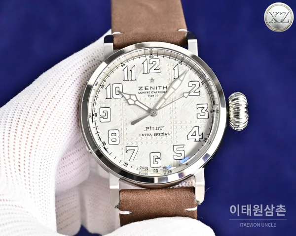 제니스 파일럿 오토매틱 45mm 화이트 다이얼