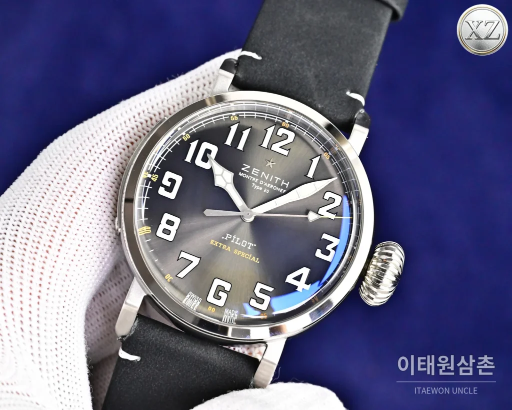 제니스 파일럿 오토매틱 45mm 화이트 다이얼
