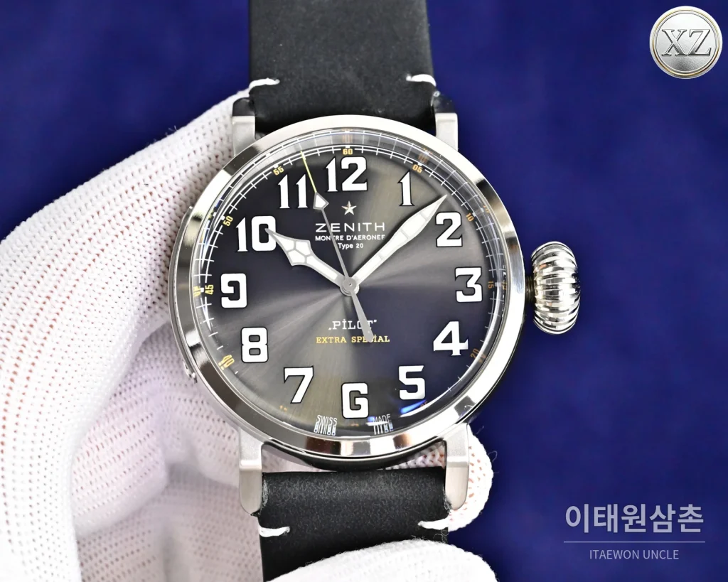 제니스 파일럿 오토매틱 45mm 화이트 다이얼