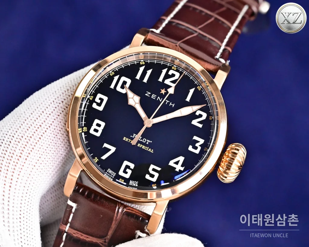 제니스 파일럿 오토매틱 45mm 네이비 다이얼