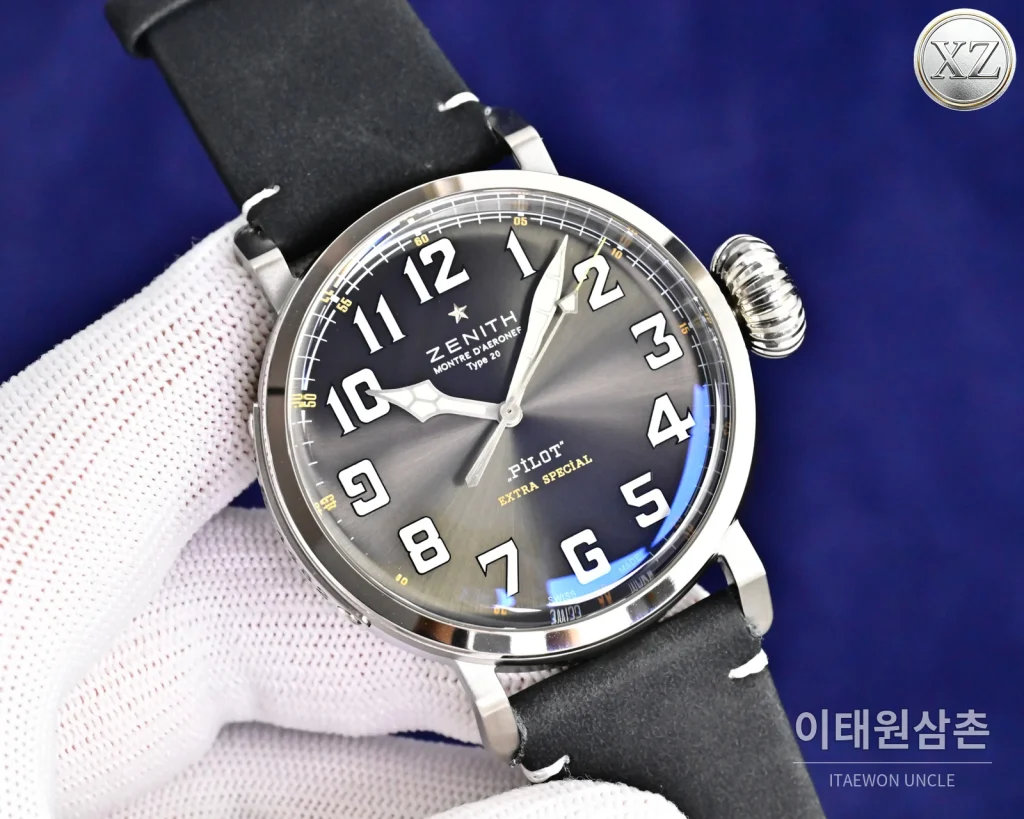제니스 파일럿 오토매틱 45mm 화이트 다이얼