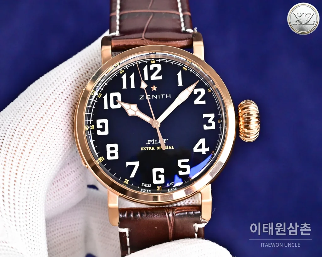 제니스 파일럿 오토매틱 45mm 네이비 다이얼