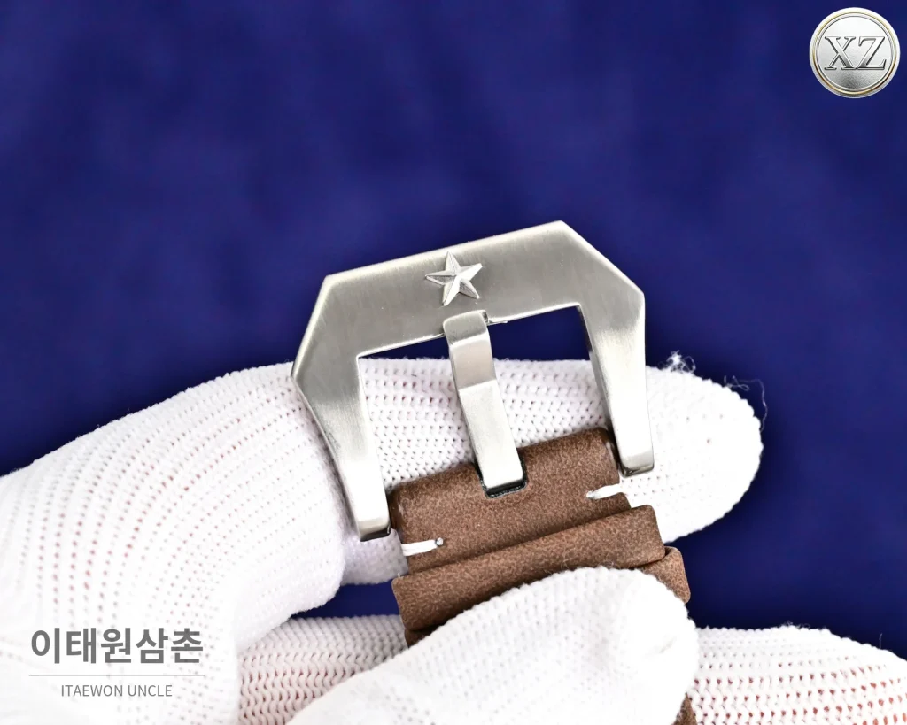 제니스 파일럿 오토매틱 45mm 화이트 다이얼