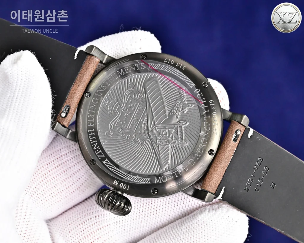 제니스 파일럿 오토매틱 45mm 그레이 다이얼