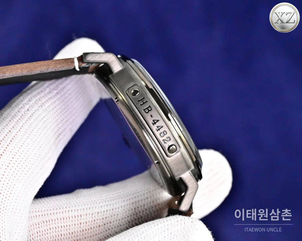 제니스 파일럿 오토매틱 45mm 네이비 다이얼