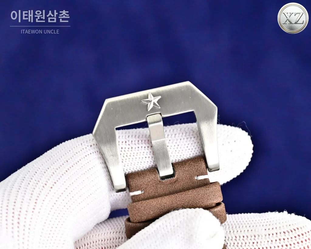 제니스 파일럿 오토매틱 45mm 그레이 다이얼