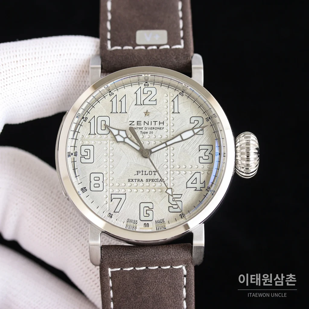 제니스 파일럿 티타늄 오토매틱 45mm 블랙