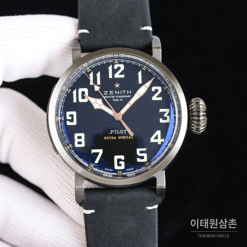 제니스 파일럿 티타늄 오토매틱 45mm 블랙 블랙 가죽 스트랩