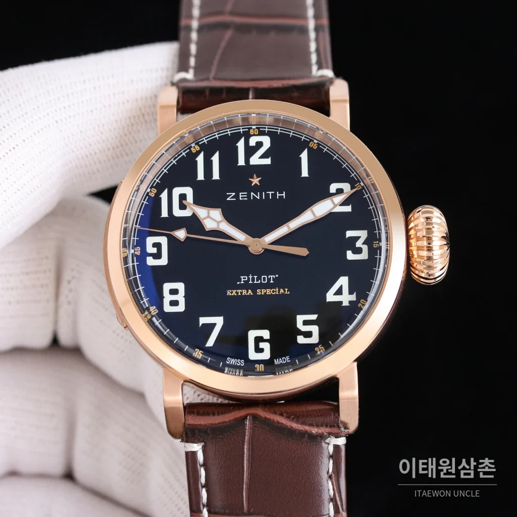 제니스 파일럿 티타늄 오토매틱 45mm 블랙 (2)