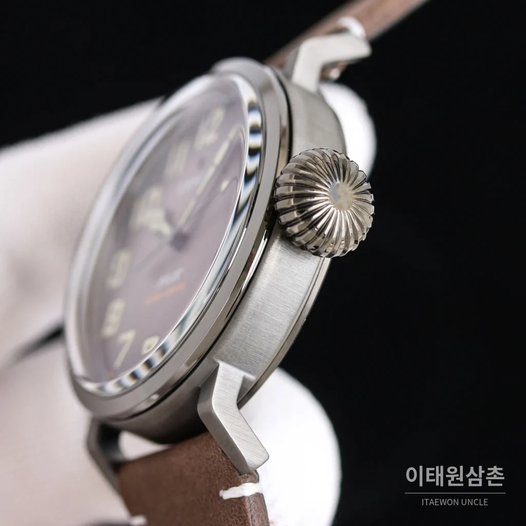 제니스 파일럿 티타늄 오토매틱 45mm 블랙 블랙 가죽 스트랩