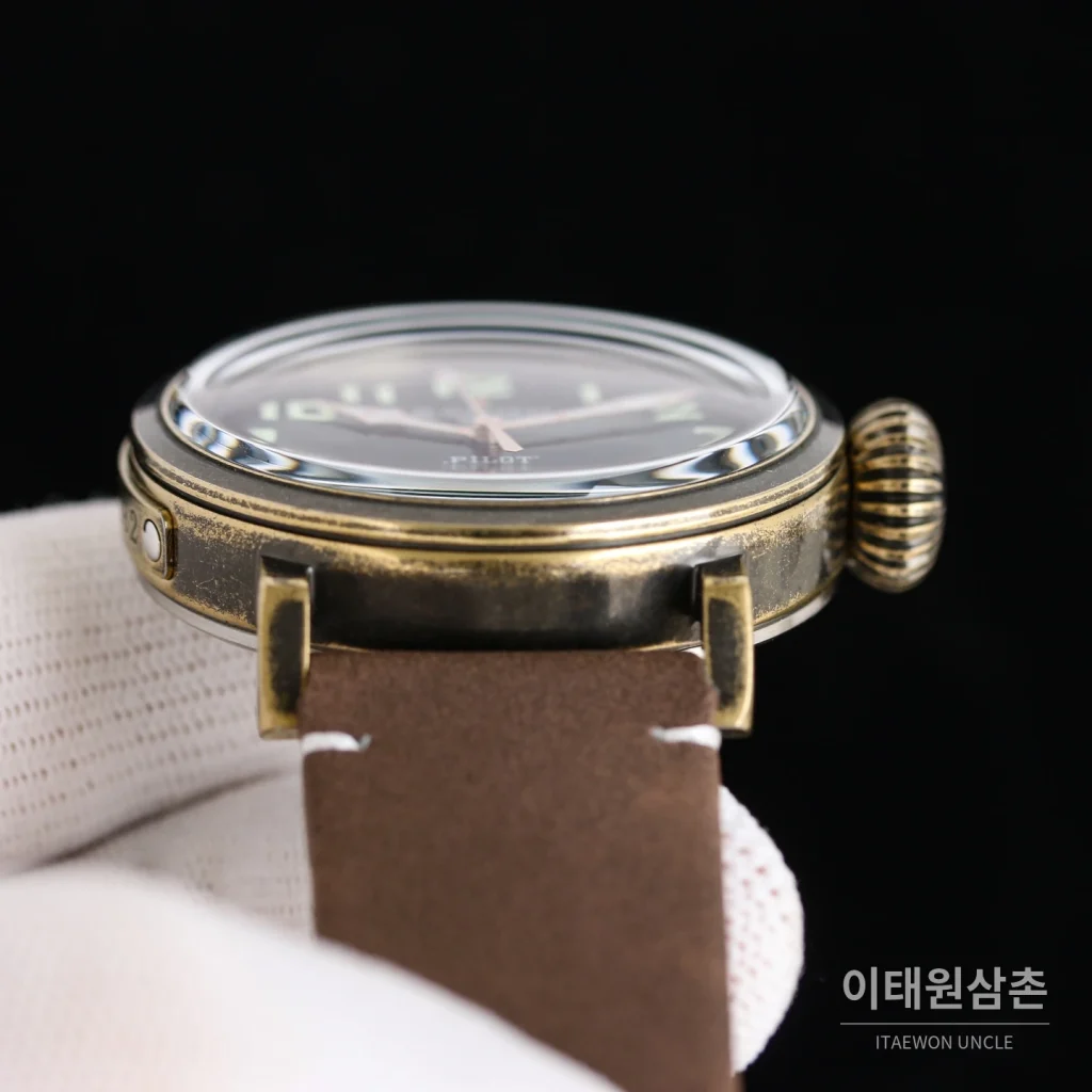 제니스 파일럿 티타늄 오토매틱 45mm 블랙 네이비 가죽 스트랩