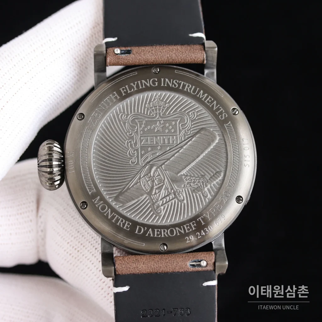 제니스 파일럿 티타늄 오토매틱 45mm 블랙 블랙 가죽 스트랩