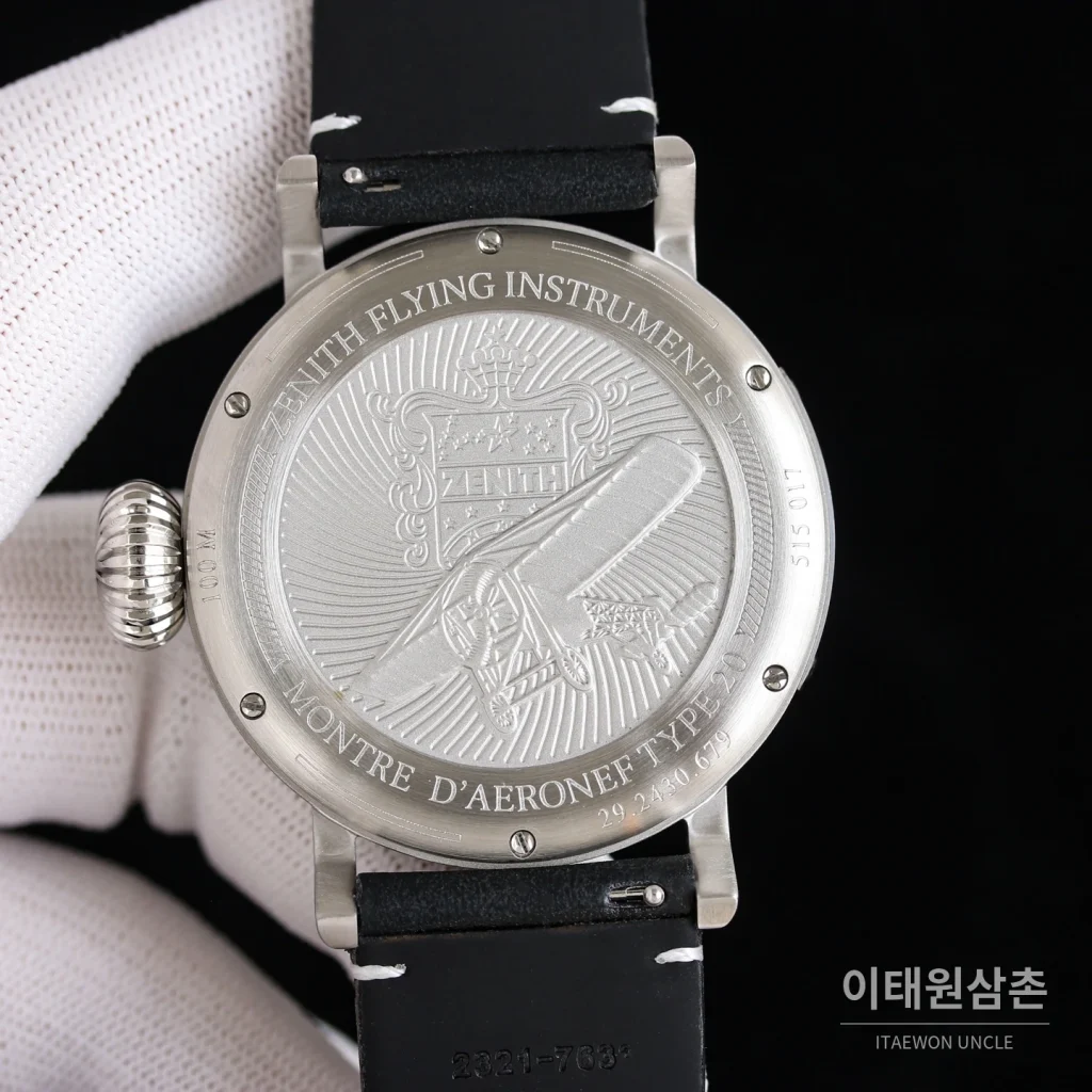 제니스 파일럿 티타늄 오토매틱 45mm 블랙